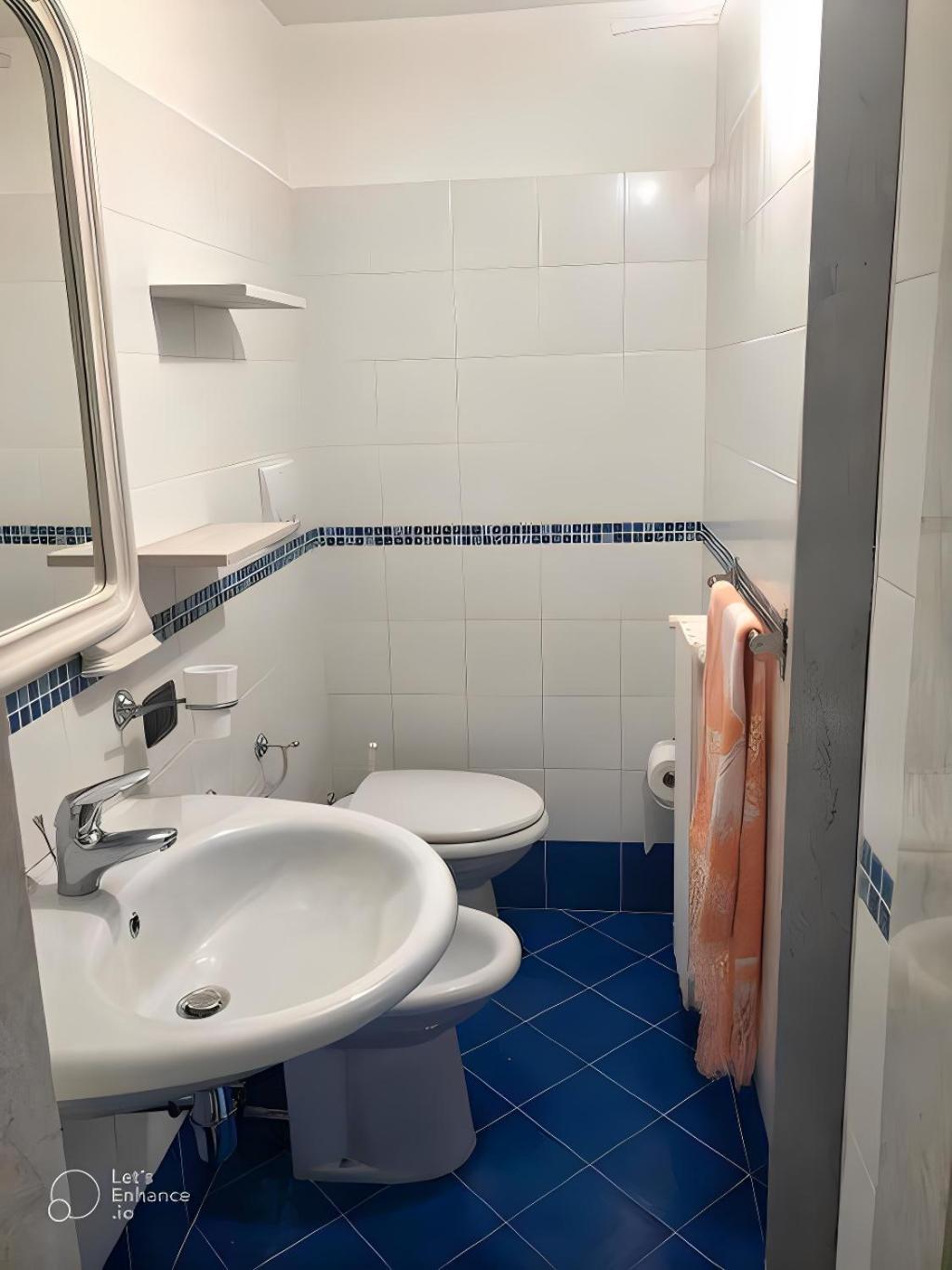 Sea Breeze Villa - Luna Apartment บารี ภายนอก รูปภาพ