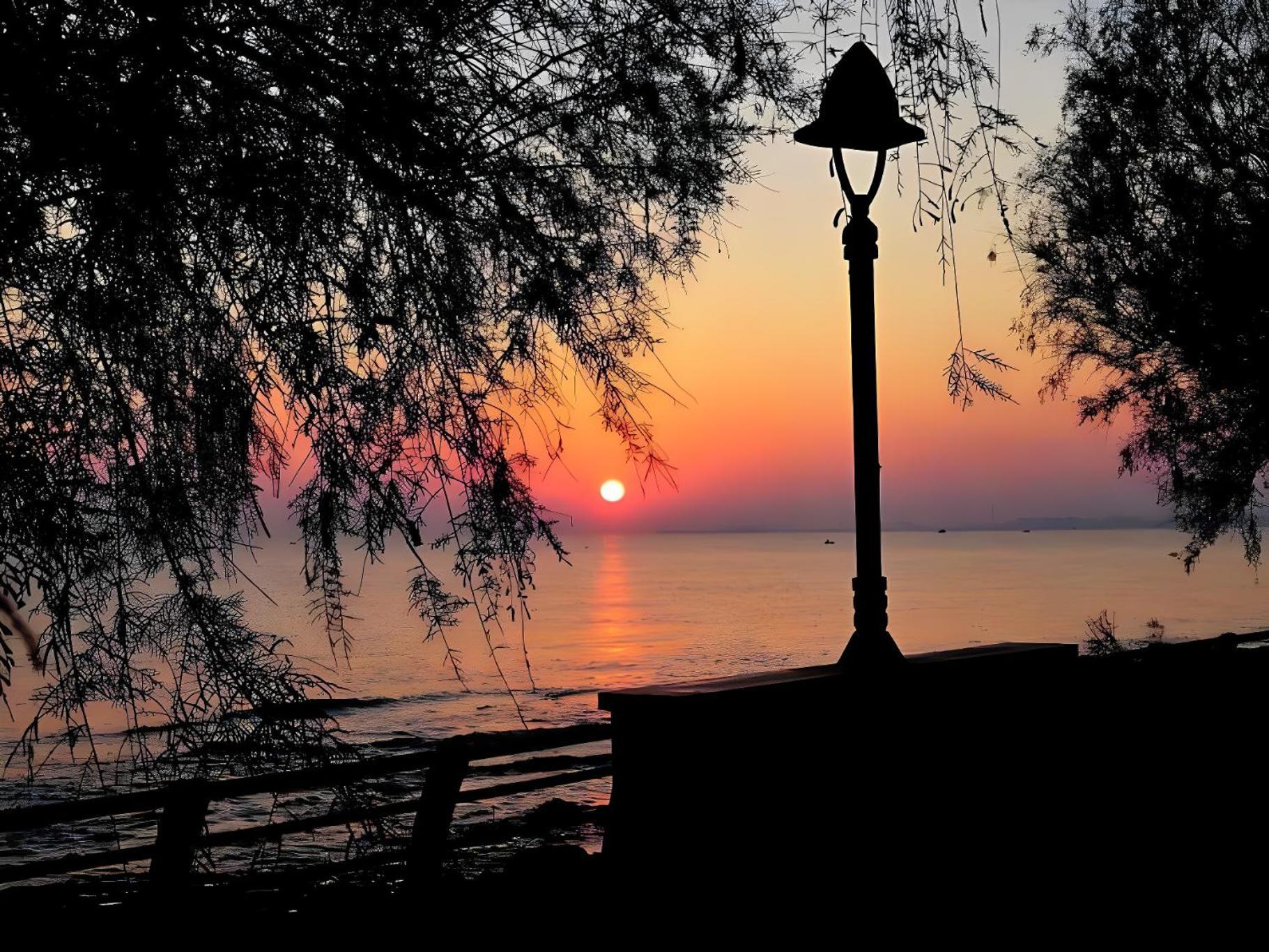 Sea Breeze Villa - Luna Apartment บารี ภายนอก รูปภาพ